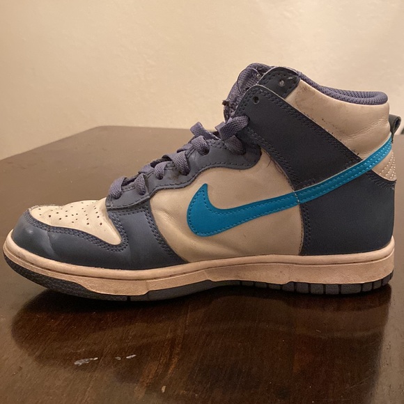 Nike dunk high top. Big kids size 6. White diffused blue blue lightning. - Picture 6 of 9